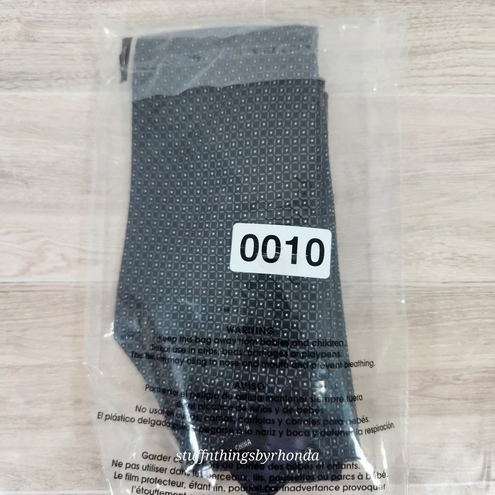 IZOD Black And White Silk Tie, Geometric‎ Pattern, 56